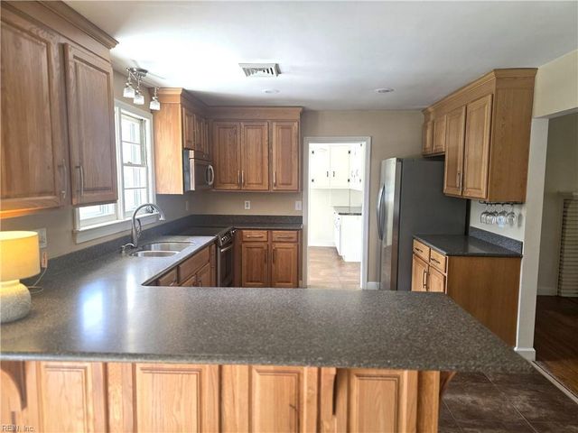 4904 Farrington DR, Virginia Beach, VA 23455