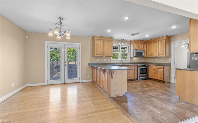 4904 Farrington DR, Virginia Beach, VA 23455