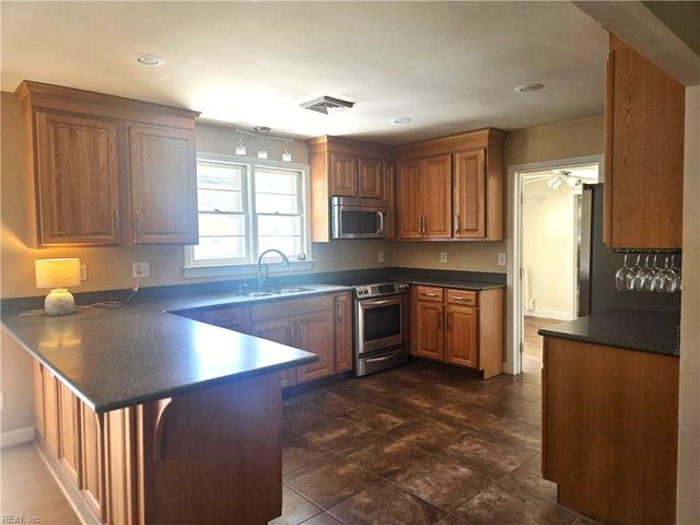 4904 Farrington DR, Virginia Beach, VA 23455