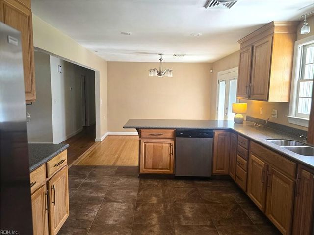 4904 Farrington DR, Virginia Beach, VA 23455