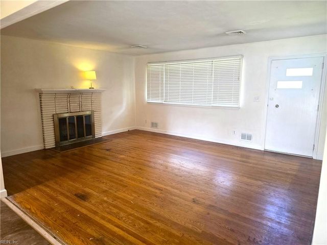 4904 Farrington DR, Virginia Beach, VA 23455