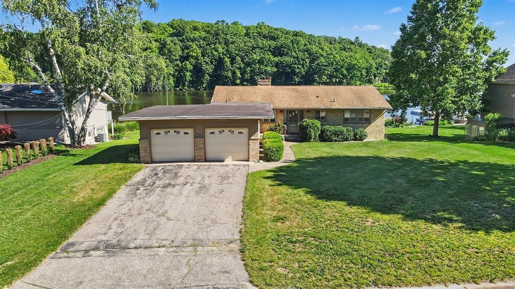 7261 Driftwood Drive, Ada, MI 49301
