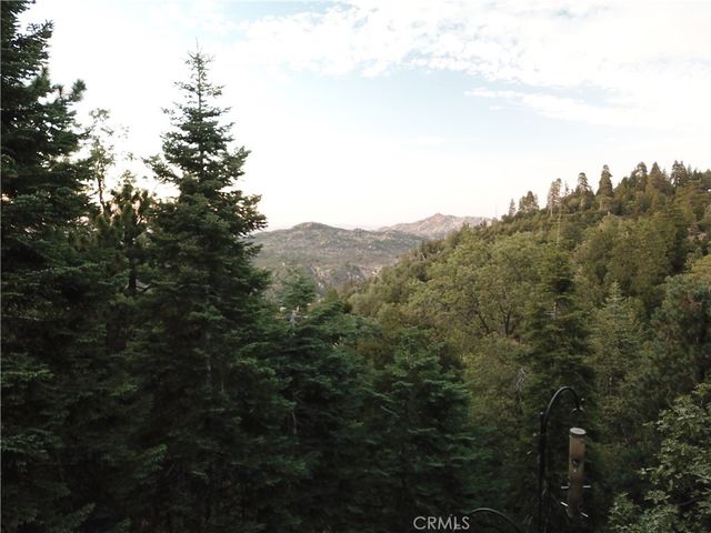285 N Fairway, Lake Arrowhead, CA 92352