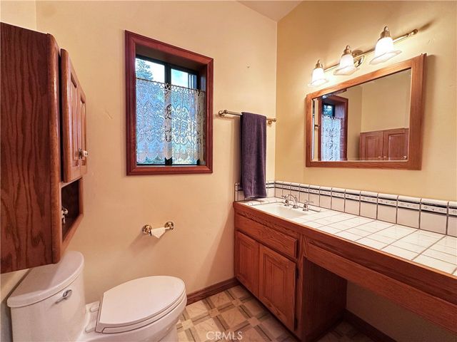 285 N Fairway, Lake Arrowhead, CA 92352