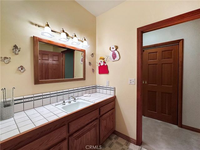 285 N Fairway, Lake Arrowhead, CA 92352