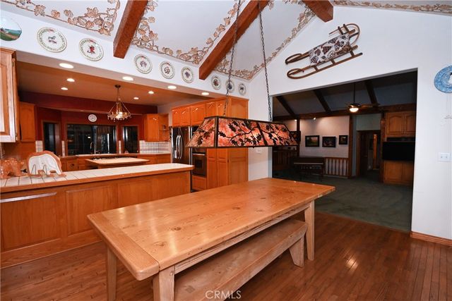 285 N Fairway, Lake Arrowhead, CA 92352