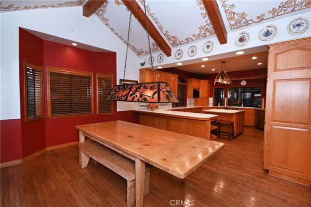 285 N Fairway, Lake Arrowhead, CA 92352