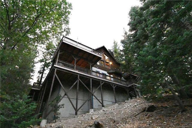 285 N Fairway, Lake Arrowhead, CA 92352