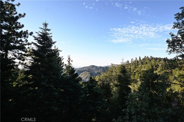 285 N Fairway, Lake Arrowhead, CA 92352