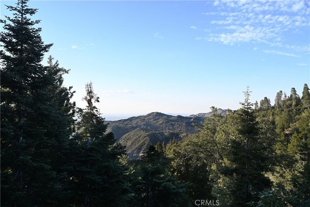 285 N Fairway, Lake Arrowhead, CA 92352
