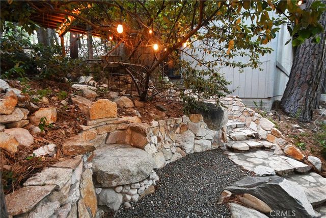 285 N Fairway, Lake Arrowhead, CA 92352