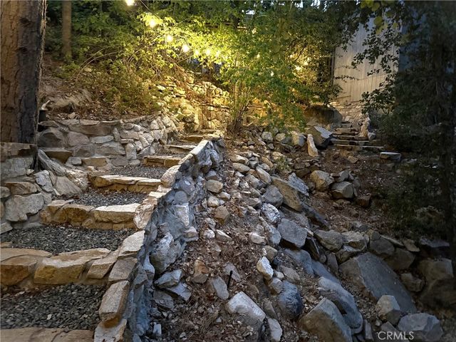 285 N Fairway, Lake Arrowhead, CA 92352