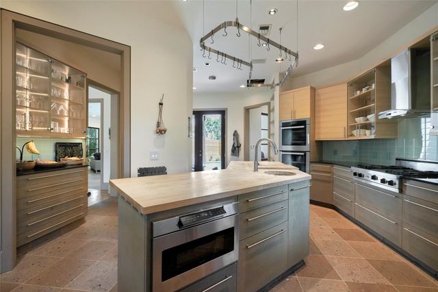 2225 Bolsover Street, Houston, TX 77005