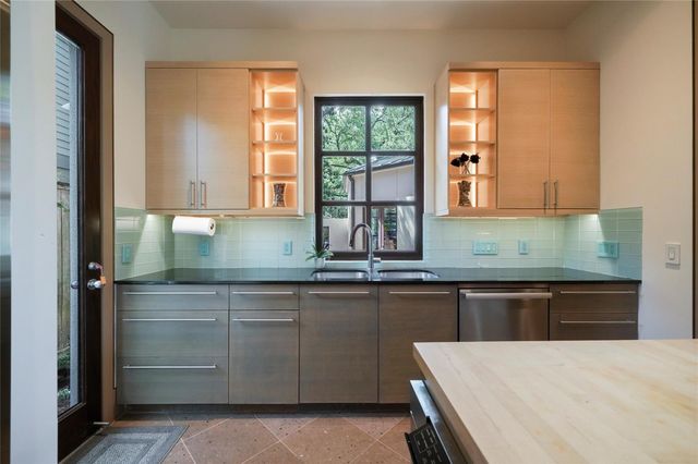 2225 Bolsover Street, Houston, TX 77005