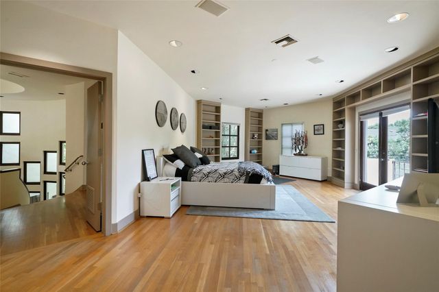 2225 Bolsover Street, Houston, TX 77005