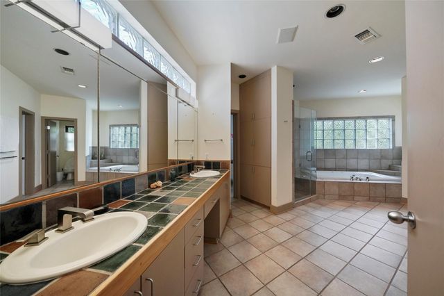 2225 Bolsover Street, Houston, TX 77005