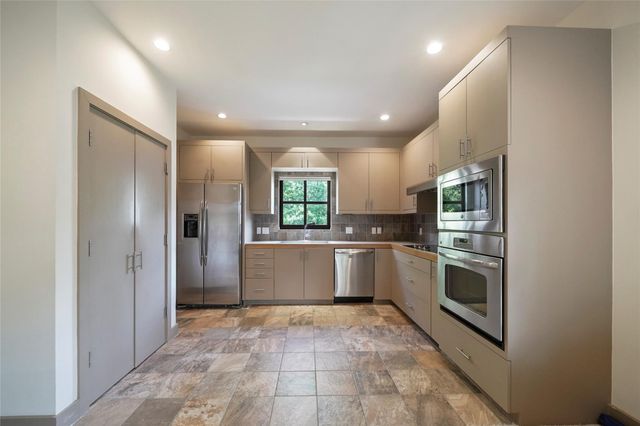 2225 Bolsover Street, Houston, TX 77005