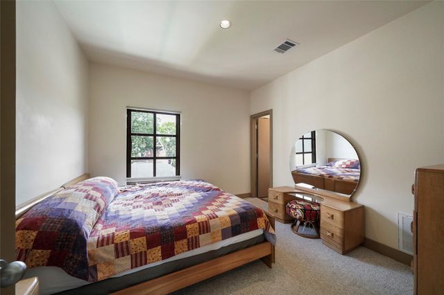 2225 Bolsover Street, Houston, TX 77005