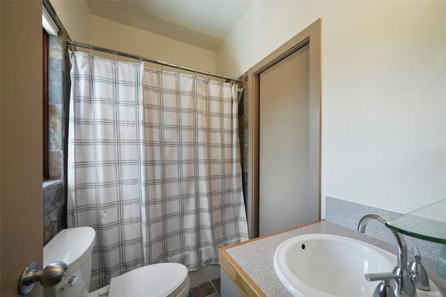 2225 Bolsover Street, Houston, TX 77005