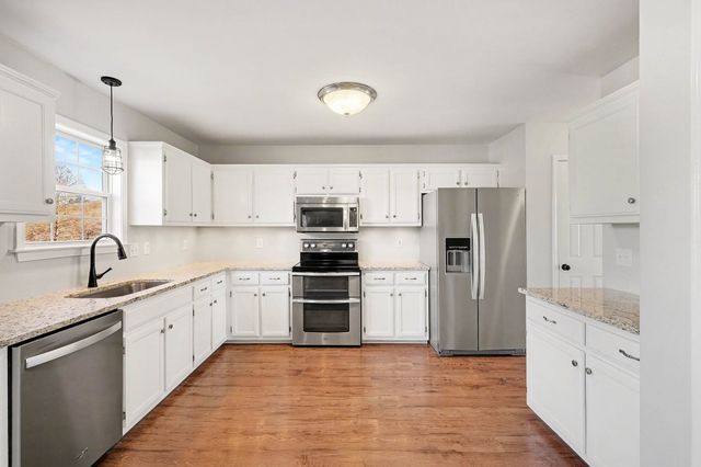 2786 Iroquois Dr, Thompsons Station, TN 37179