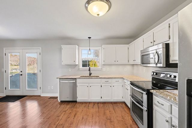 2786 Iroquois Dr, Thompsons Station, TN 37179