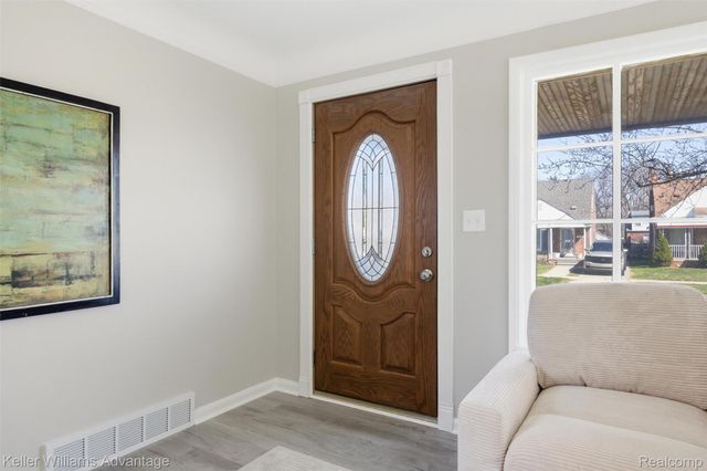 9981 Hazelton, Redford Charter Township, MI 48239