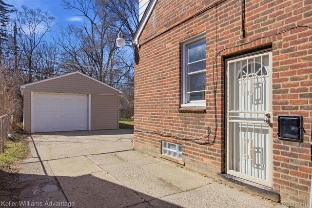9981 Hazelton, Redford Charter Township, MI 48239