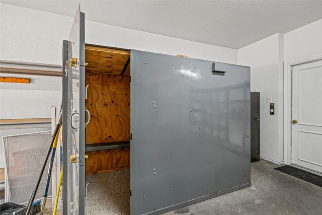 6100 N Waverly Court, Granbury, TX 76049