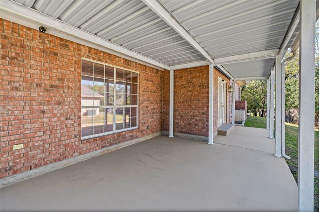 6100 N Waverly Court, Granbury, TX 76049