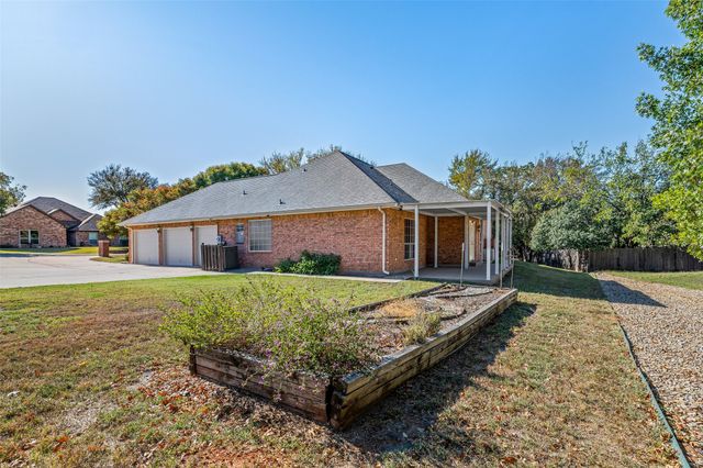 6100 N Waverly Court, Granbury, TX 76049