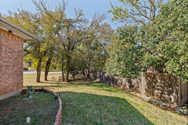 6100 N Waverly Court, Granbury, TX 76049