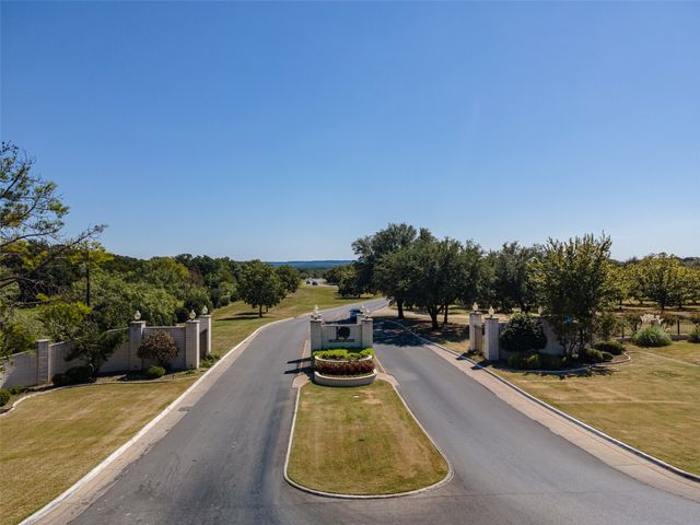 6100 N Waverly Court, Granbury, TX 76049