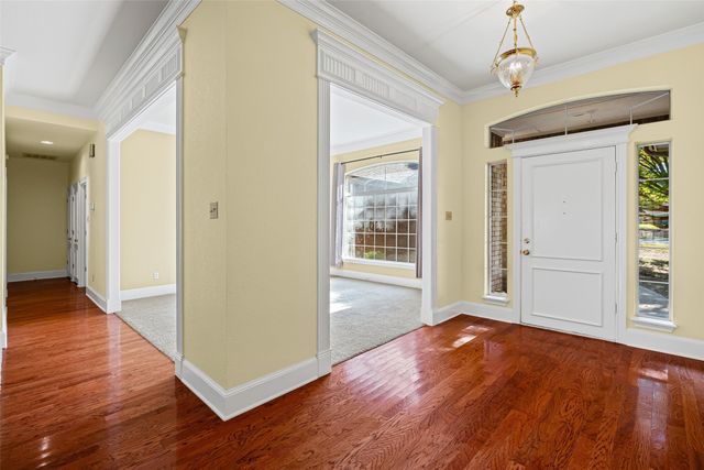 6100 N Waverly Court, Granbury, TX 76049