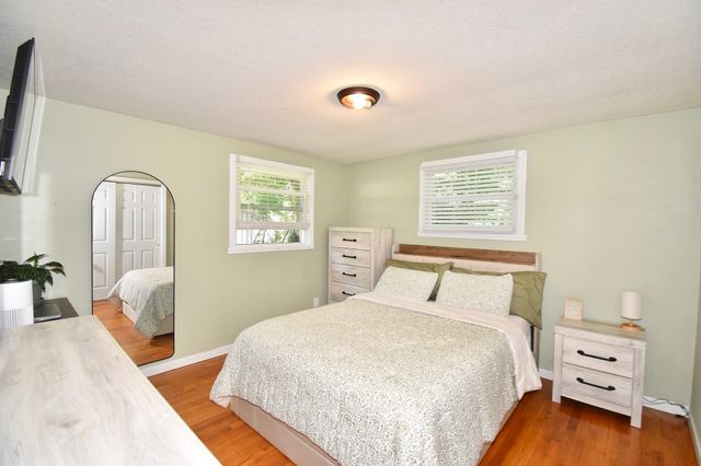 92 Louis Rd, Springfield, MA 01118