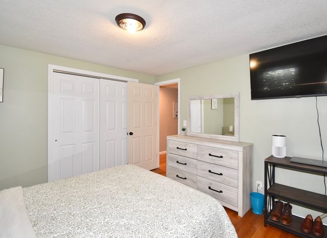 92 Louis Rd, Springfield, MA 01118