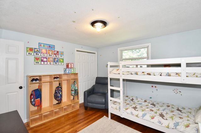 92 Louis Rd, Springfield, MA 01118