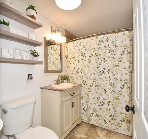 92 Louis Rd, Springfield, MA 01118