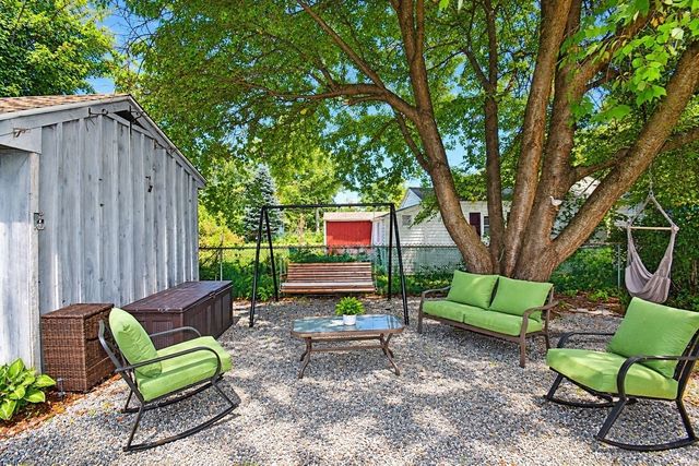 92 Louis Rd, Springfield, MA 01118