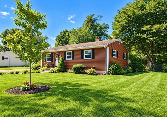 92 Louis Rd, Springfield, MA 01118