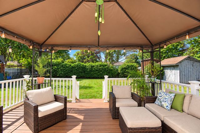 92 Louis Rd, Springfield, MA 01118