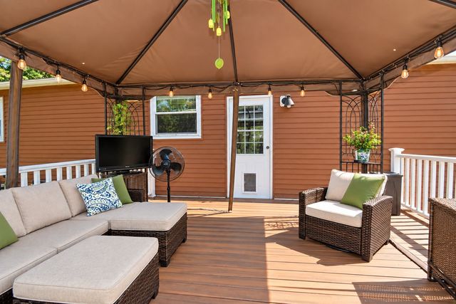 92 Louis Rd, Springfield, MA 01118
