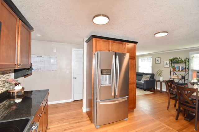 92 Louis Rd, Springfield, MA 01118