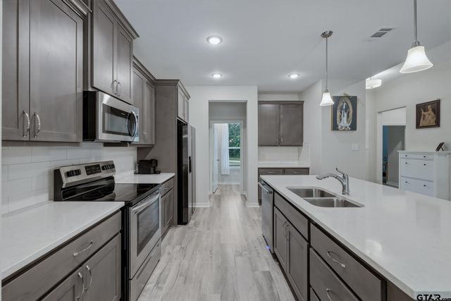 17224 Stella Maris St, Winona, TX 75792