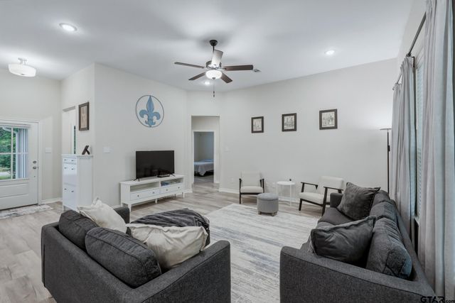 17224 Stella Maris St, Winona, TX 75792