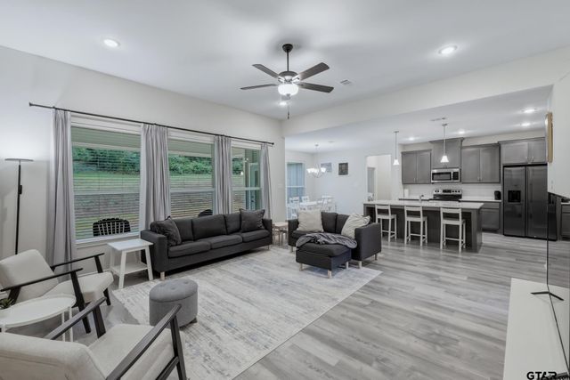 17224 Stella Maris St, Winona, TX 75792