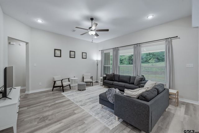 17224 Stella Maris St, Winona, TX 75792