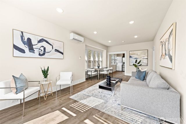 1413 26th Avenue, Seattle, WA 98122