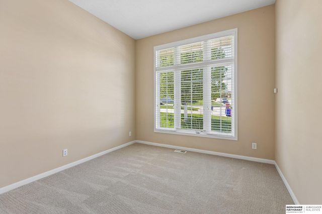 19601 Blaine Circle, Omaha, NE 68135