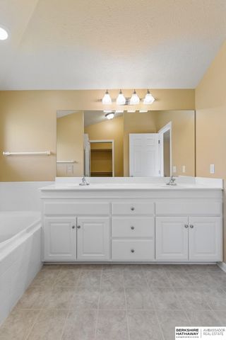 19601 Blaine Circle, Omaha, NE 68135