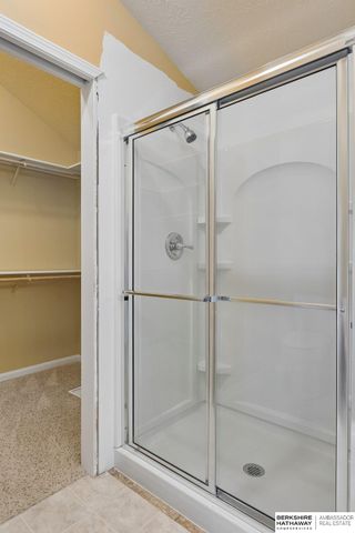 19601 Blaine Circle, Omaha, NE 68135